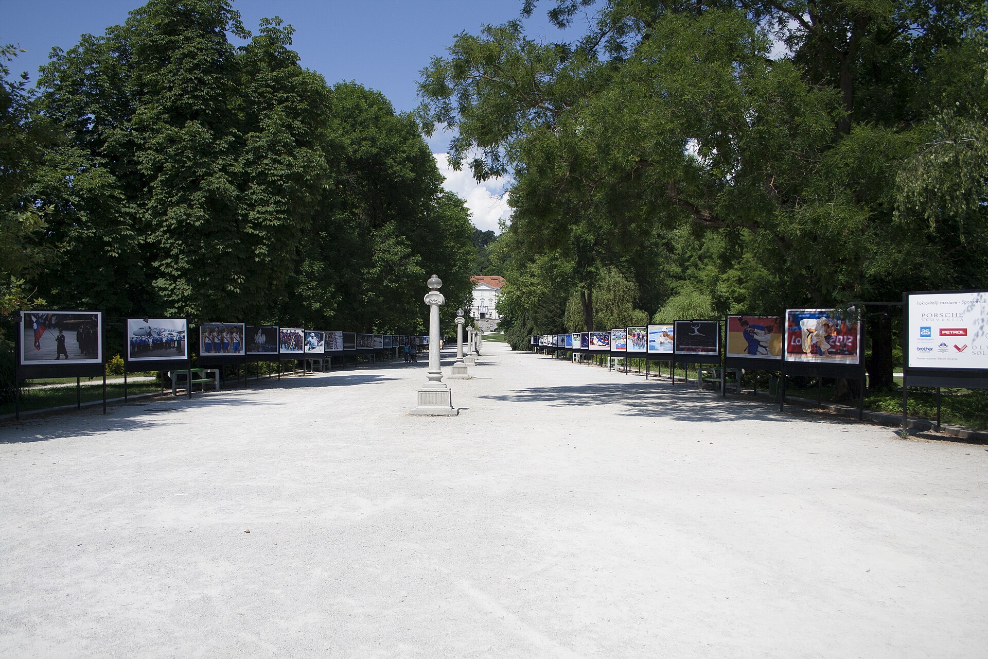 Park Tivoli Lublana odpoczynek trawnik